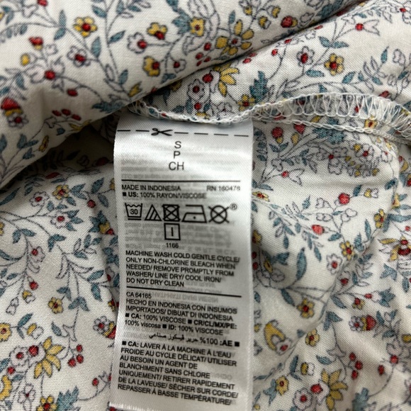 Old navy floral blouse - Picture 3 of 6